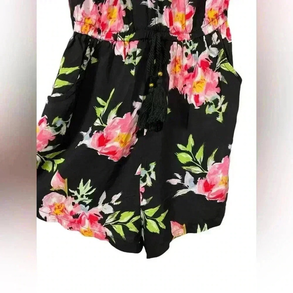 NWOT Aqua La Vie En Rose, Tropical Print Short Sleeve Romper, XS, Black, Pink 🌸 - Picture 5 of 7